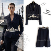 CHANEL 02A Dark Navy Rhinestones Vintage Wool Jacket Skirt Suit 38 40 シャネル ダークネイビー ウール ヘップバーン風 ラインストーン 王冠ジャケット スカート スーツ 即発