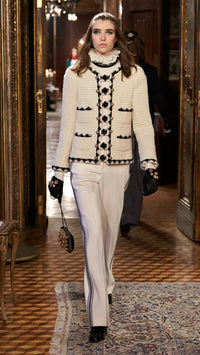 CHANEL 15PF Cream Wool Collarless Tweed Jacket 34 シャネル クリーム ウール ノーカラー ツイード ジャケット 即発 - TC JAPAN