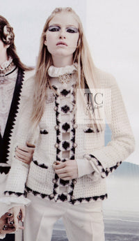 CHANEL 15PF Cream Wool Collarless Tweed Jacket 34 シャネル クリーム ウール ノーカラー ツイード ジャケット 即発 - TC JAPAN