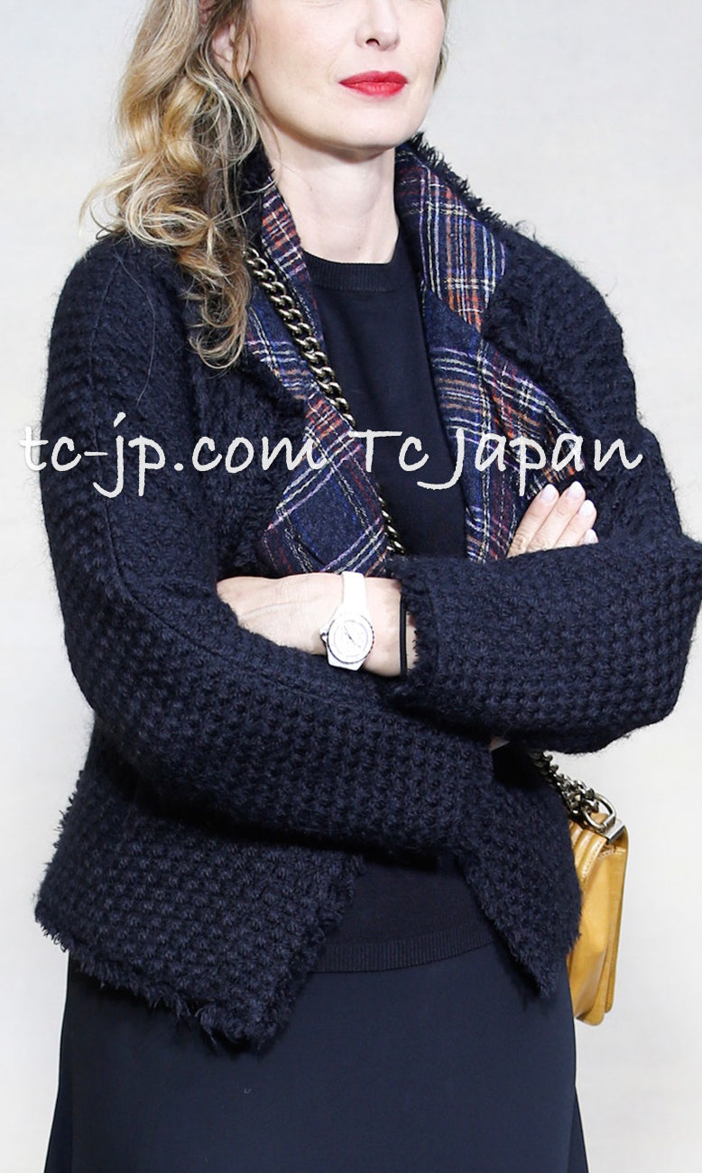 CHANEL 13PF Black Tartan Check Tweed Jacket 36 シャネル ブラック タータンチェック ツイード ジャケット 即発 - TC JAPAN