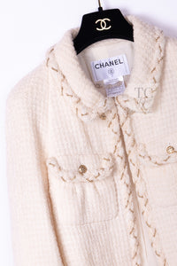 CHANEL 07A Creme Ivory Gold Chain Trim Wool Tweed Jacket Skirt Suit 38 シャネル クリーム アイボリー ゴールド チェーン トリム ウール ツイード ジャケット スカート スーツ 即発