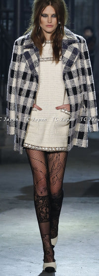 CHANEL 16PF Ivory Black Wool Silk Double Tweed Coat 38 40 シャネル アイボリー ブラック ウール シルク チェック ツイード コート メンズも！即発