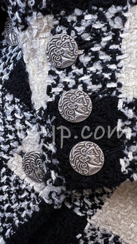 CHANEL 16PF Ivory Black Wool Silk Double Tweed Coat 38 40 シャネル アイボリー ブラック ウール シルク チェック ツイード コート メンズも！即発