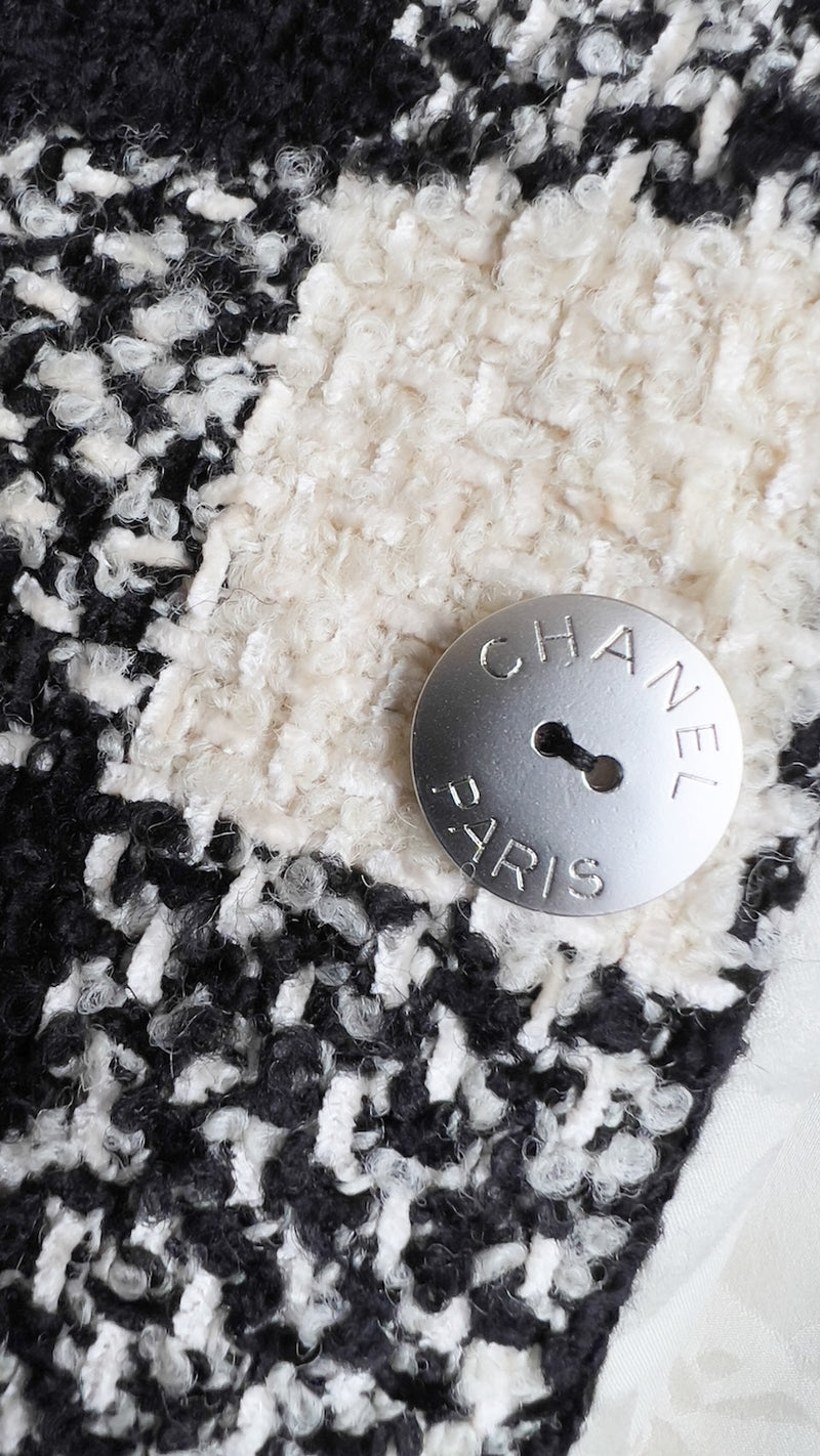 CHANEL 16PF Ivory Black Wool Silk Double Tweed Coat 38 40 シャネル アイボリー ブラック ウール シルク チェック ツイード コート メンズも！即発