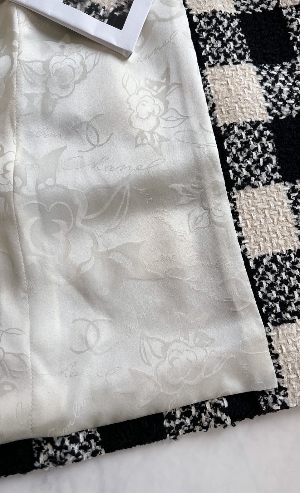 CHANEL 16PF Ivory Black Wool Silk Double Tweed Coat 38 40 シャネル アイボリー ブラック ウール シルク チェック ツイード コート メンズも！即発