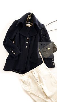CHANEL 08A Black Wool Big Lion Button Jacket Coat 36 38 シャネル ブラック ウール 大きい ライオン ボタン ジャケット コート 即発