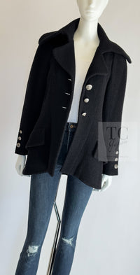 CHANEL 08A Black Wool Big Lion Button Jacket Coat 36 38 シャネル ブラック ウール 大きい ライオン ボタン ジャケット コート 即発