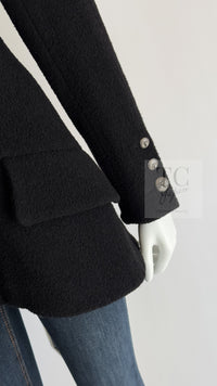 CHANEL 08A Black Wool Big Lion Button Jacket Coat 36 38 シャネル ブラック ウール 大きい ライオン ボタン ジャケット コート 即発