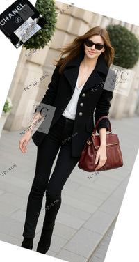 CHANEL 08A Black Wool Big Lion Button Jacket Coat 36 38 シャネル ブラック ウール 大きい ライオン ボタン ジャケット コート 即発