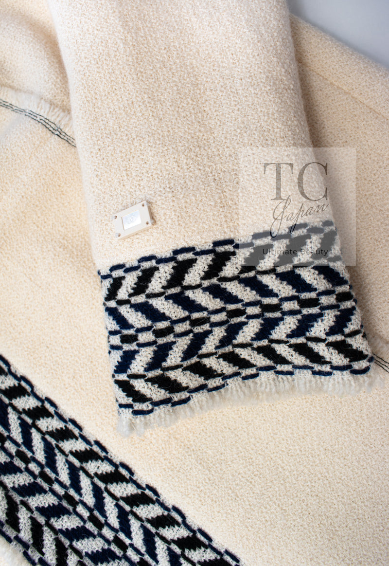 CHANEL 04A Ivory Black Wool 100% Tweed Coat 38 40 42 シャネル アイボリー ブラック ウール100% ツイード コート 即発
