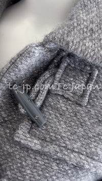CHANEL 21B Gray Silver Wool Alpaca Blouson Duffel Coat 36 38 42 44 46 シャネル グレー シルバー ウール アルパカ ブルゾン ダッフル コート 即発 - TC JAPAN