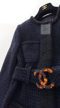 CHANEL 17B Navy Black BIG CC Logo Belt Jacket Coat 36 シャネル ネイビー ブラック ビッグ CC ロゴ ベルト付 ノーカラー ジャケット コート 即発