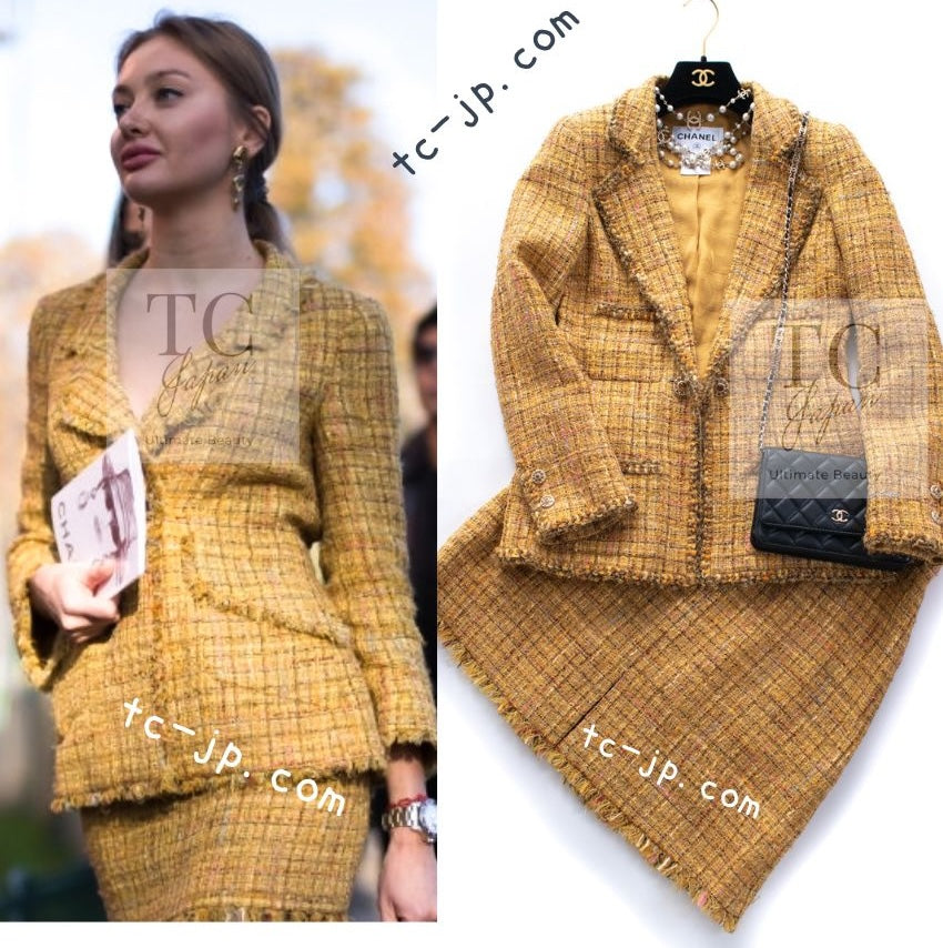 CHANEL 11C Yellow Gold Wool Cotton Swarovski Crystal Tweed Jacket Skirt Suit 38 シャネル イエロー ゴールド スワロフスキー ウール コットン ツイード ジャケット スカート スーツ 即発