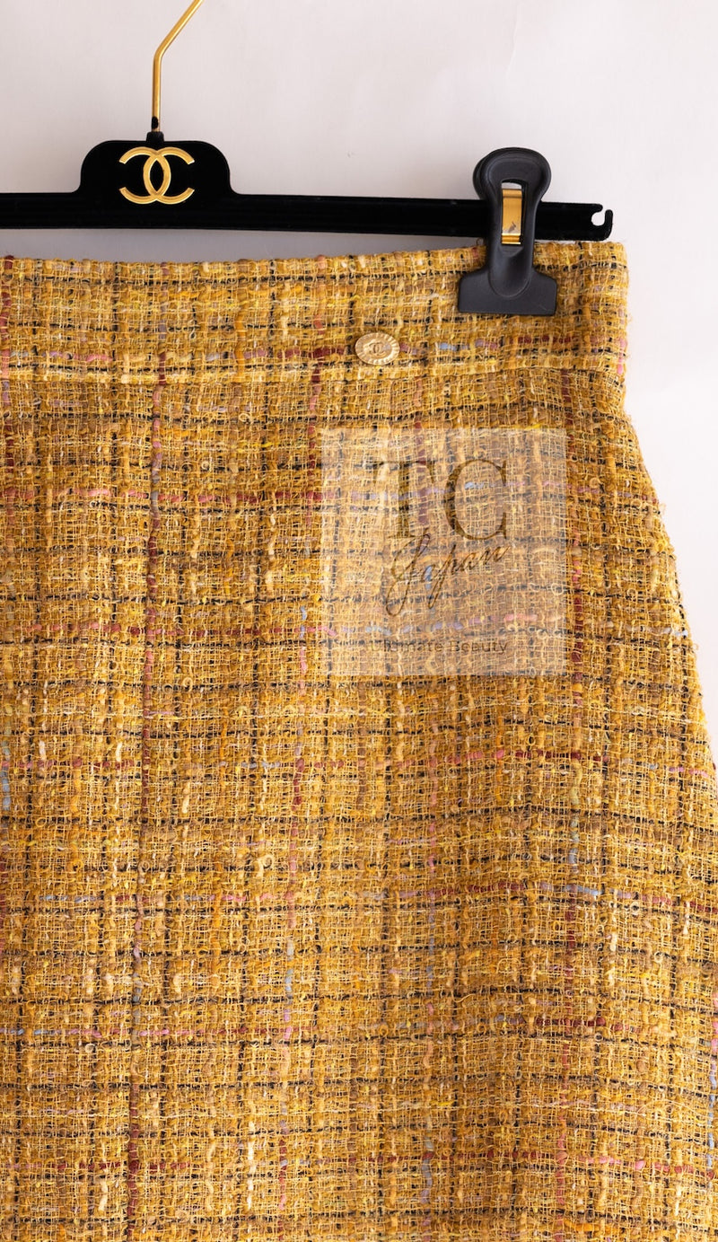 CHANEL 11C Yellow Gold Wool Cotton Swarovski Crystal Tweed Jacket Skirt Suit 38 シャネル イエロー ゴールド スワロフスキー ウール コットン ツイード ジャケット スカート スーツ 即発