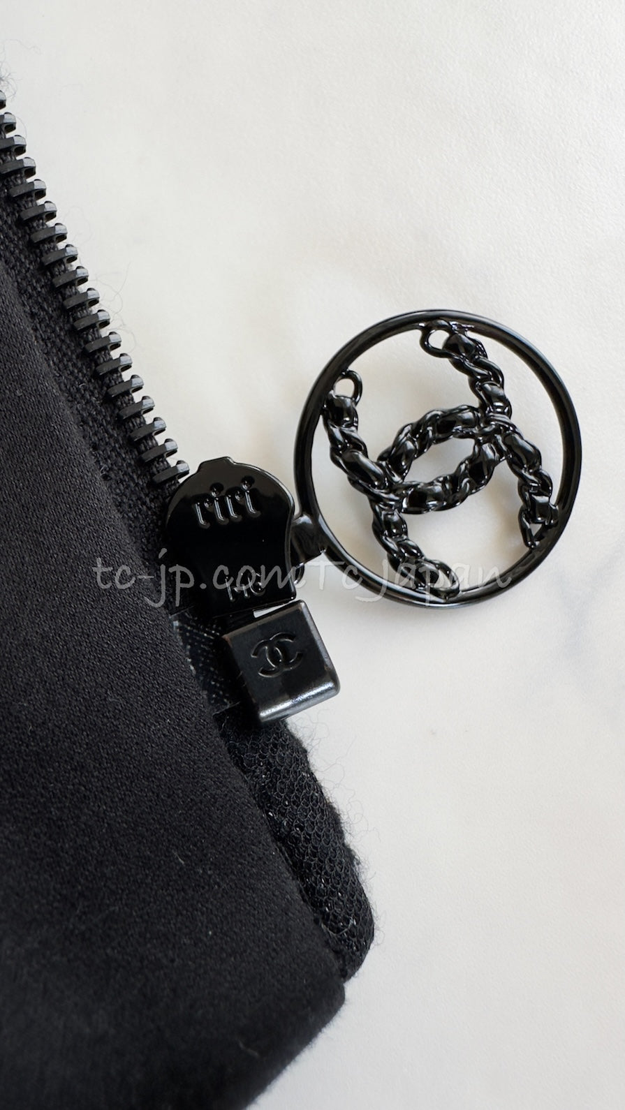 シャネル ジャケット CHANEL ブラック メタリック ジッパー シャネル ジャケット CHANEL ブラック メタリック ジッパー