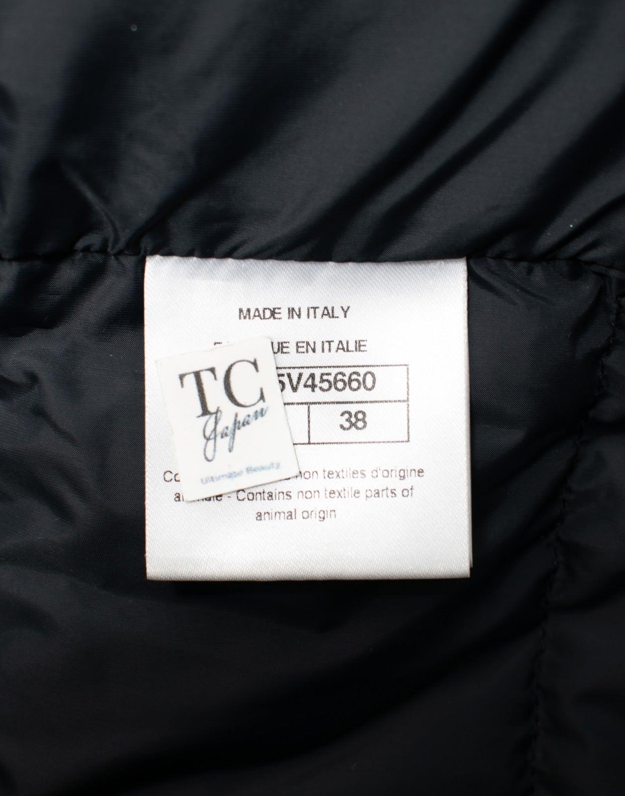 CHANEL 18A Black Metallic Trim Puffer Jacket Coat 38 シャネル ブラック メタリック トリム ココボタン 中綿ダウン ジャケット コート 即発