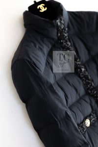 CHANEL 18A Black Metallic Trim Puffer Jacket Coat 34 シャネル ブラック メタリック トリム ココボタン 中綿ダウン ジャケット コート 即発