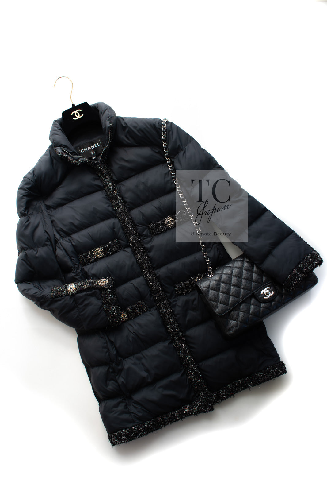 CHANEL 18A Black Metallic Trim Puffer Jacket Coat 34 シャネル ブラック メタリック トリム  ココボタン 中綿ダウン ジャケット コート 即発