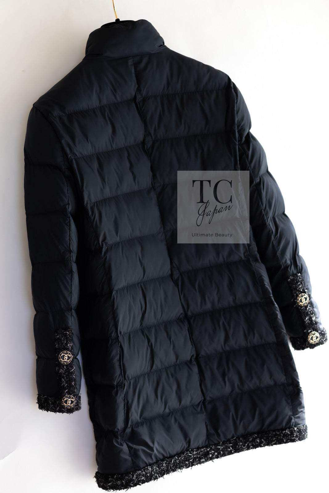 CHANEL 18A Black Metallic Trim Puffer Jacket Coat 34 シャネル ブラック メタリック トリム  ココボタン 中綿ダウン ジャケット コート 即発