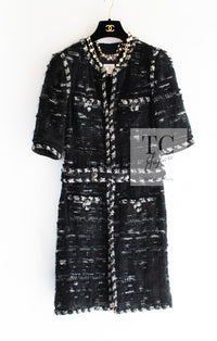 CHANEL 06A Black Wool Mohair Silk Belted Princess Monaco Tweed Jacket Coat Setup Skirt 38 シャネル 女優 モナコ王妃のブラック ウール モヘア シルク ベルト付 ツイード ジャケット コート スカート セットアップ 即発