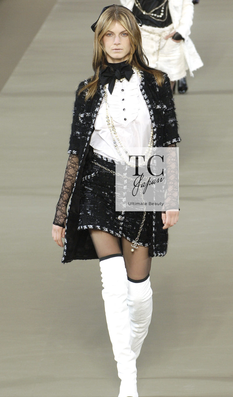 CHANEL 06A Black Wool Mohair Silk Belted Princess Monaco Tweed Jacket Coat Setup Skirt 38 シャネル 女優 モナコ王妃のブラック ウール モヘア シルク ベルト付 ツイード ジャケット コート スカート セットアップ 即発