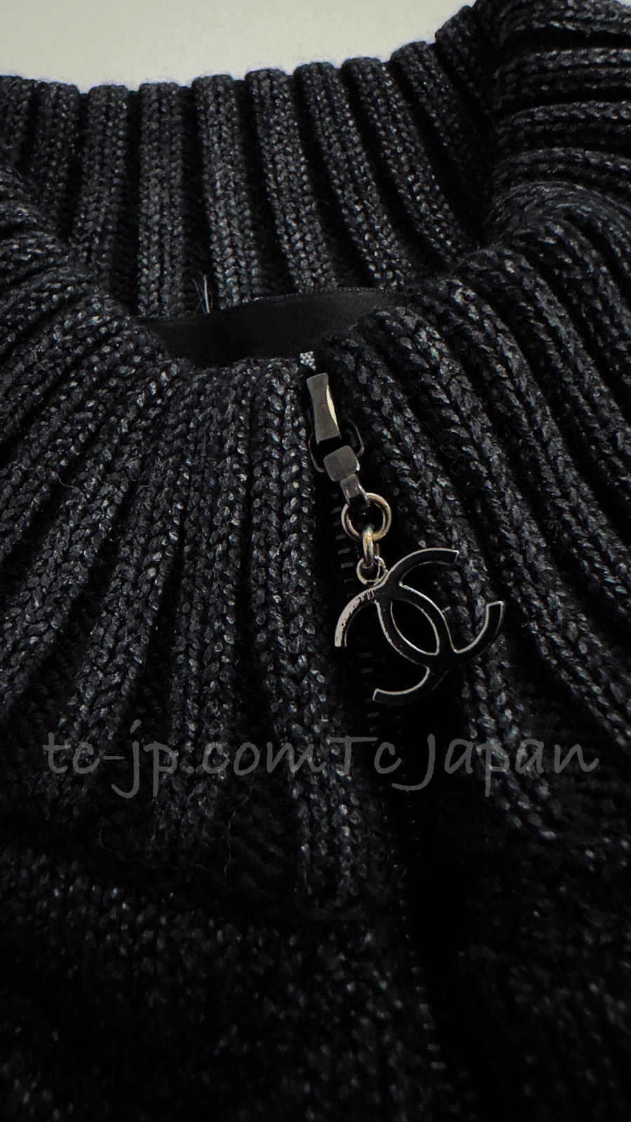 CHANEL 09A Black Quilted Wool Jacket Cardigan Blouson 38 シャネル ブラック キルト ウール ジャケット カーディガン ブルゾン 即発