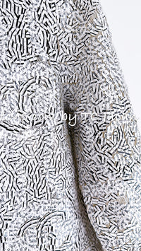 CHANEL 08S White Black CC Logo Sequins Cashmere Cardigan 38 シャネル ホワイト ブラック CC ロゴ スパンコール カシミア カーディガン 即発