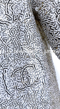 CHANEL 08S White Black CC Logo Sequins Cashmere Cardigan 38 シャネル ホワイト ブラック CC ロゴ スパンコール カシミア カーディガン 即発