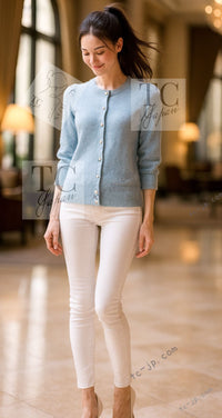 CHANEL 13C Baby Blue Cashmere Linen Super Soft Knit Cardigan 38 シャネル ベビー ブルー カシミア リネン ふんわり柔らか ニット カーディガン 即発