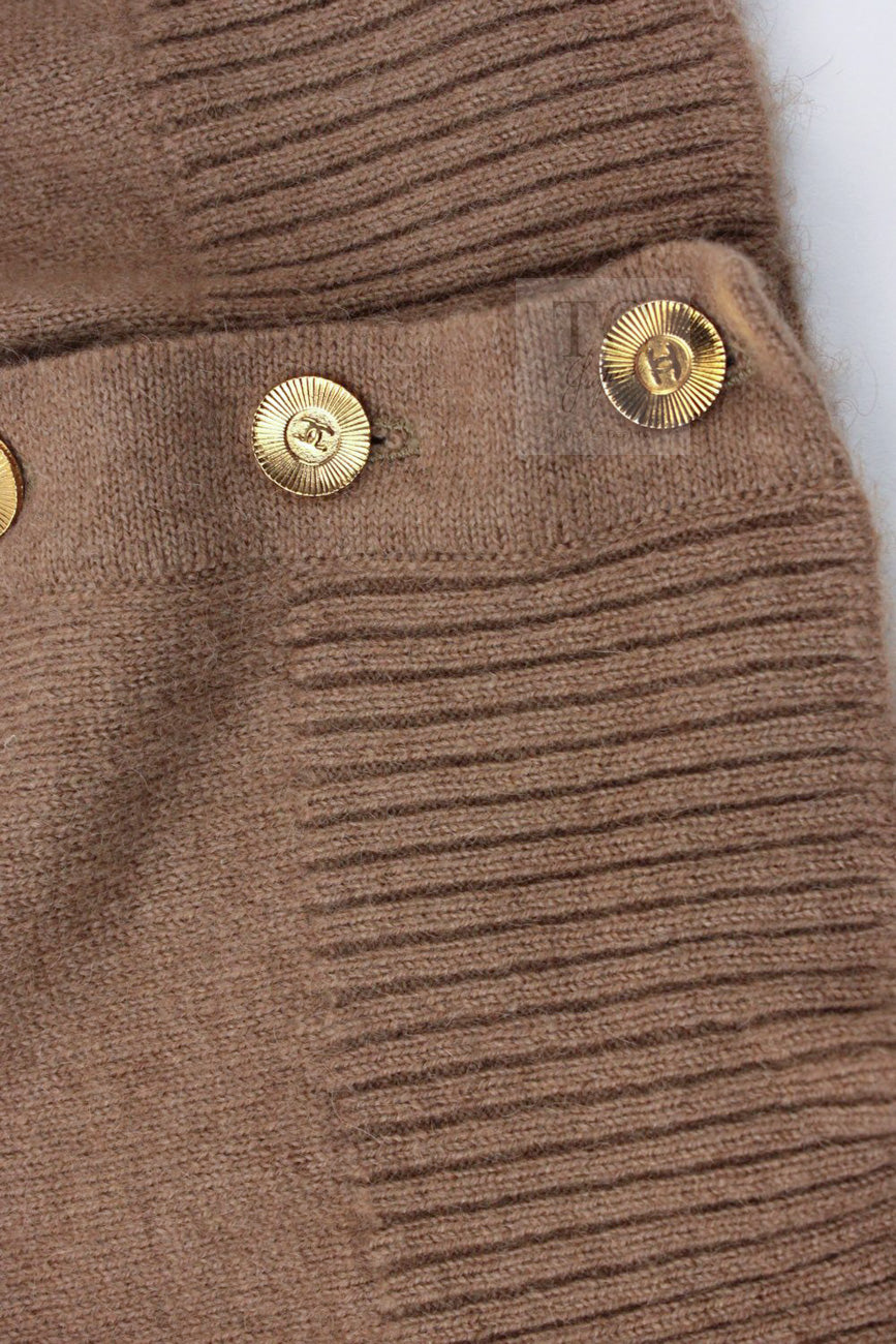 CHANEL 89A Brown Camel Hair CC Gold Button Knit Cardigan 38 40 シャネル キャメル ベージュ CC ゴールド ココボタン ニット カーディガン 即発