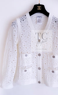 CHANEL 12S White Cotton Eye-let V-Neck Knit Cardigan 34 36 シャネル ホワイト コットン アイレット Vネック ニット カーディガン 即発