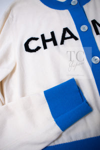 CHANEL 19S Ivory Blue Line Logo Cashmere Knit Cardigan 42 シャネル アイボリー ブルー バイカラー ロゴ カシミヤ 100% ニット カーディガン 即発