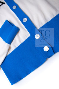 CHANEL 19S Ivory Blue Line Logo Cashmere Knit Cardigan 42 シャネル アイボリー ブルー バイカラー ロゴ カシミヤ 100% ニット カーディガン 即発