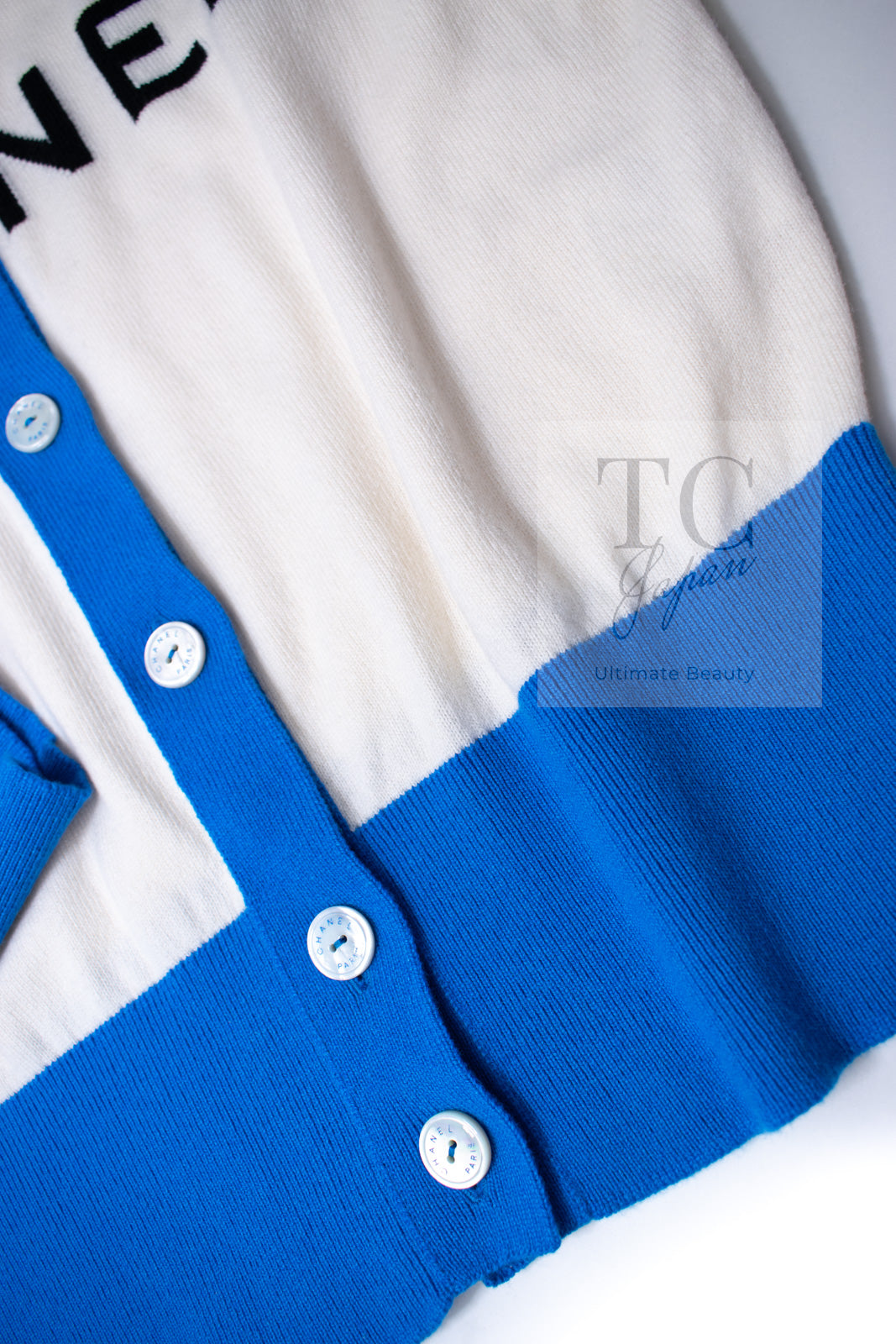 CHANEL 19S Ivory Blue Line Logo Cashmere Knit Cardigan 42 シャネル アイボリー ブルー バイカラー ロゴ カシミヤ 100% ニット カーディガン 即発