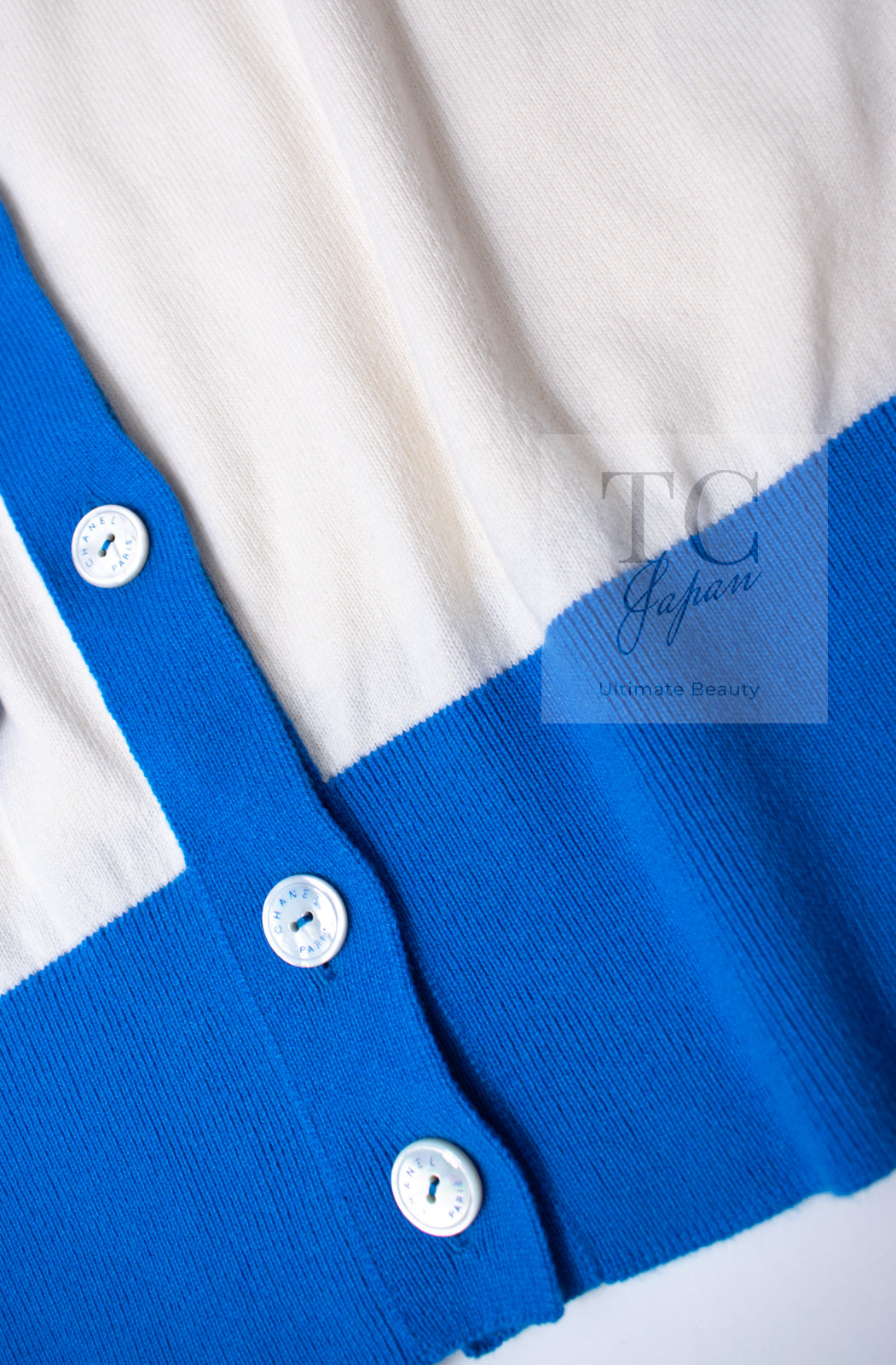 CHANEL 19S Ivory Blue Line Logo Cashmere Knit Cardigan 42 シャネル アイボリー ブルー バイカラー ロゴ カシミヤ 100% ニット カーディガン 即発