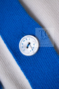 CHANEL 19S Ivory Blue Line Logo Cashmere Knit Cardigan 42 シャネル アイボリー ブルー バイカラー ロゴ カシミヤ 100% ニット カーディガン 即発