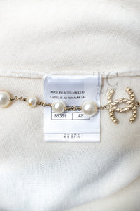 CHANEL 19S Ivory Blue Line Logo Cashmere Knit Cardigan 42 シャネル アイボリー ブルー バイカラー ロゴ カシミヤ 100% ニット カーディガン 即発