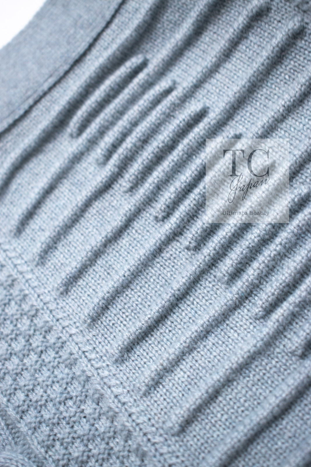 CHANEL 16PF Pale Blue Cashmere 100 Knit Cardigan 50 シャネル ペールブルー カシミヤ 100 ニット カーディガン ハンドメイド シルバー 装飾 即発