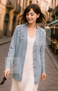 CHANEL 16PF Pale Blue Cashmere 100 Knit Cardigan シャネル ペールブルー カシミヤ 100 ニット カーディガン ハンドメイド シルバー 装飾 即発