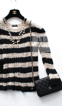 CHANEL 11A Black Moca Beige Stripe Border Cashmere Alpaca Tops Sweater 38 シャネル ブラック モカ ベージュ ボーダー カシミヤ アルパカ トップス セーター 女優 ハンヒョジュ 着 即発