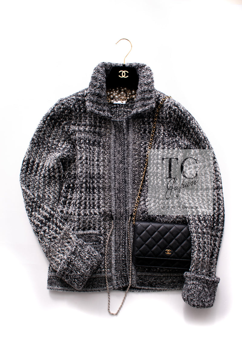 CHANEL 11A Gray Cashmere Silk Wool Chain Knit Cardigan 38 40 シャネル グレー カシミヤ シルク ウール チェーン アクセサリー ニット カーディガン 即発