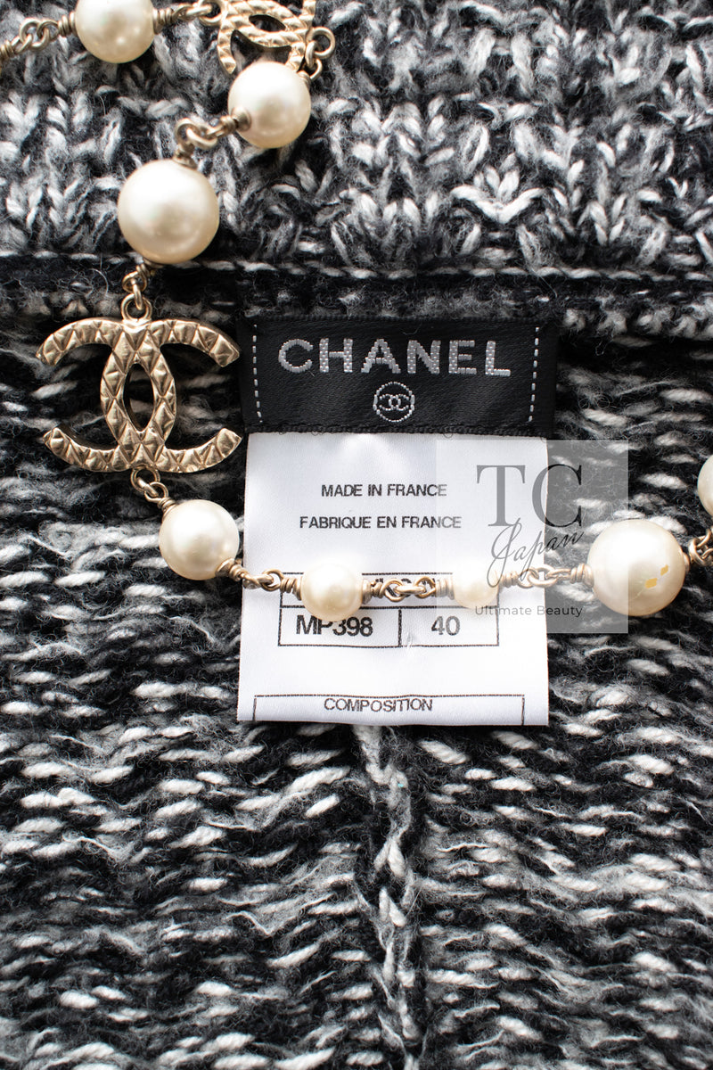 CHANEL 11A Gray Cashmere Silk Wool Chain Knit Cardigan 38 40 シャネル グレー カシミヤ シルク ウール チェーン アクセサリー ニット カーディガン 即発