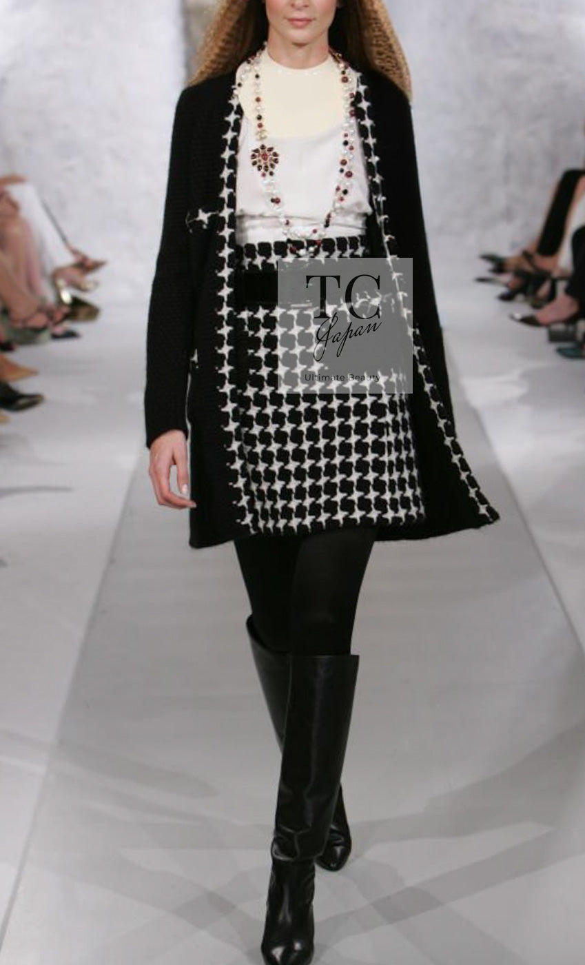 CHANEL 07A Black Cashmere Wool Angora Knit Cardigan Coat 36 38 シャネル ブラック カシミヤ ウール アンゴラ ニット コート カーディガン 即発