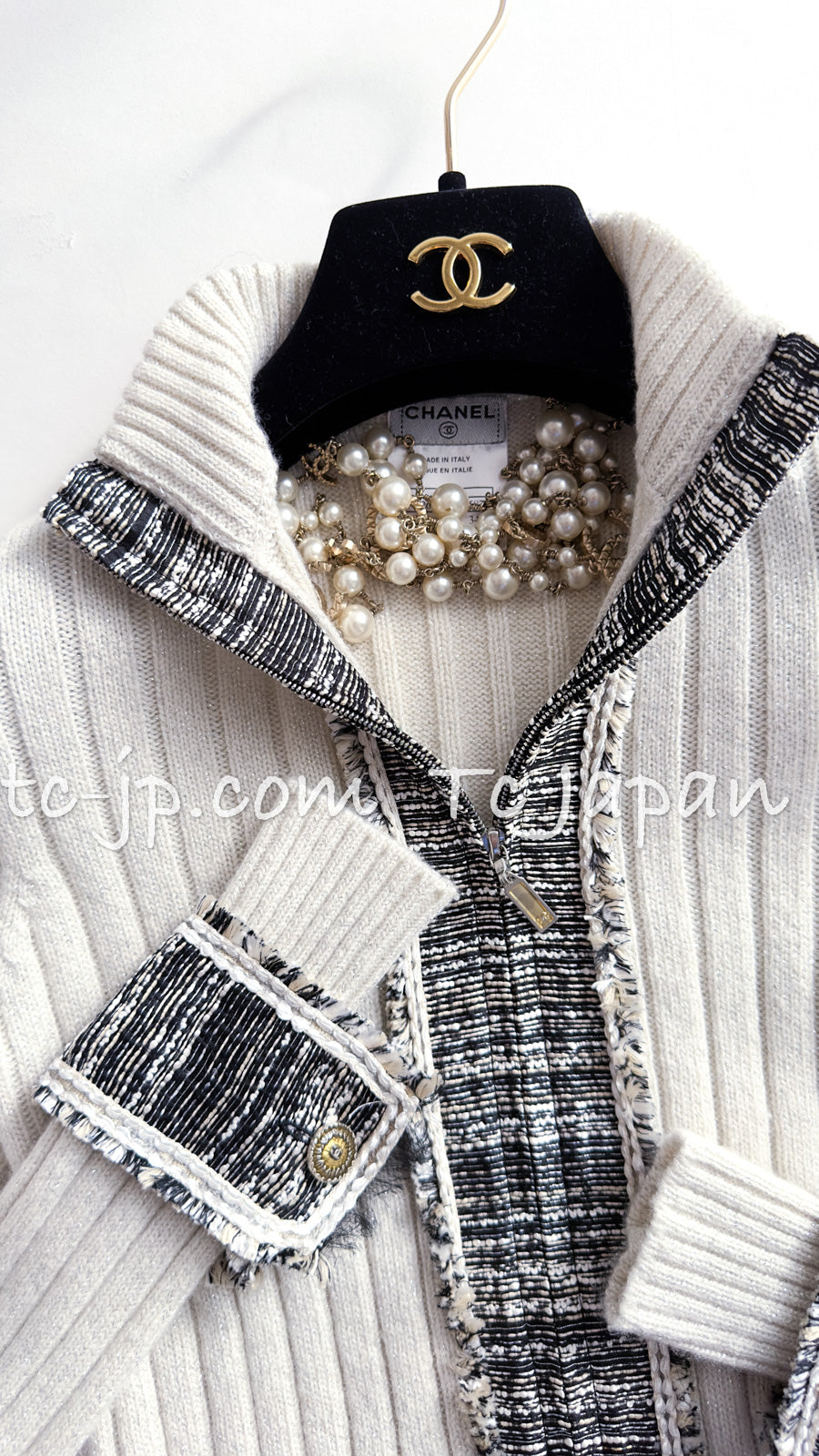 シャネル カーディガン CHANEL カシミア グレー アイボリー シャネル カーディガン CHANEL カシミア グレー アイボリー