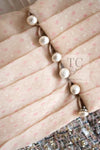 CHANEL 05S Metallic Gold Beige PearlButton Lesage Tweed Dress 36 シャネル メタリック ベージュ ゴールド ノースリーブ パール CC ボタン ルサージュ ツイード ドレス ワンピース 即発