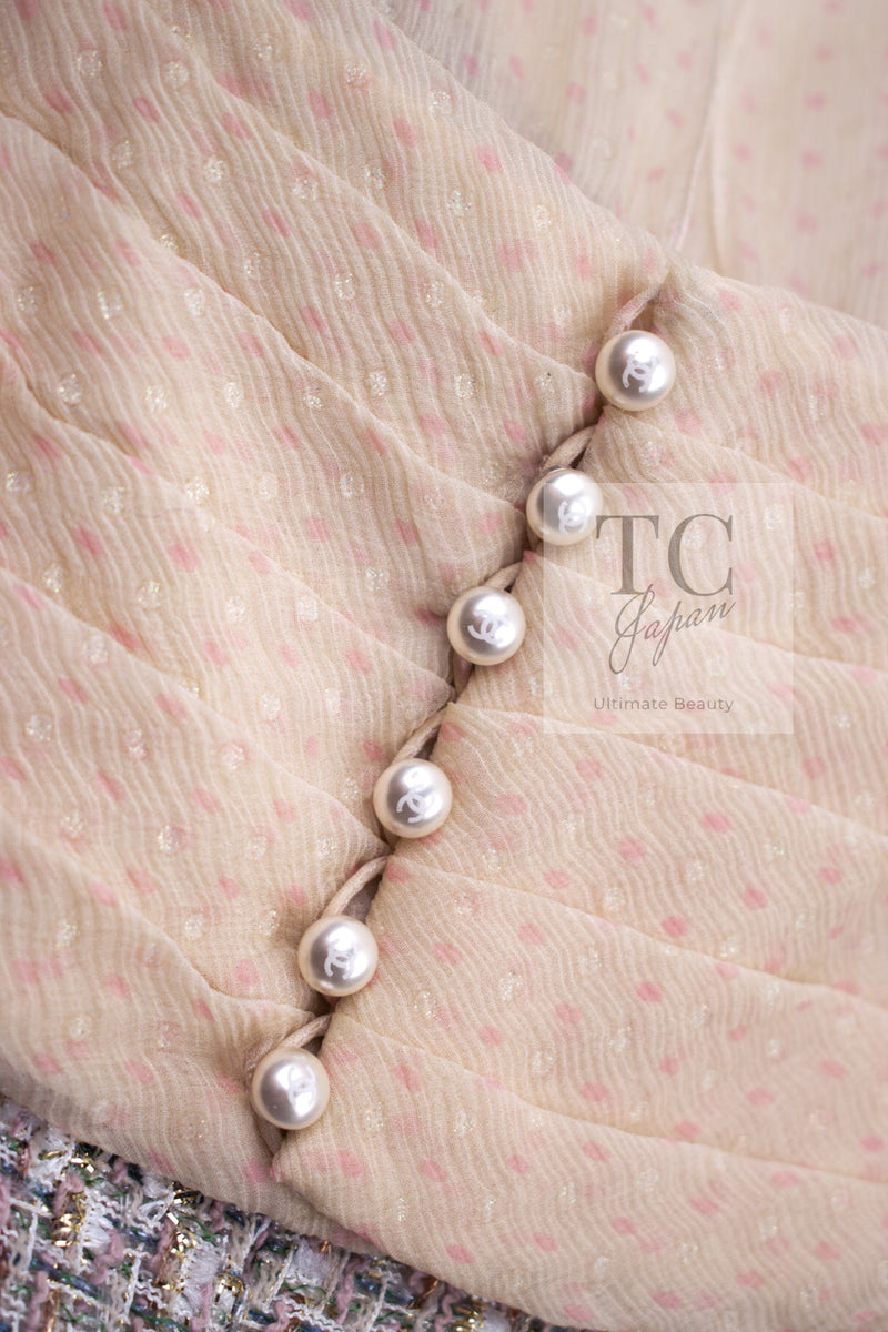 CHANEL 05S Metallic Gold Beige PearlButton Lesage Tweed Dress 36 シャネル メタリック ベージュ ゴールド ノースリーブ パール CC ボタン ルサージュ ツイード ドレス ワンピース 即発