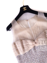 CHANEL 05S Metallic Gold Beige PearlButton Lesage Tweed Dress 36 シャネル メタリック ベージュ ゴールド ノースリーブ パール CC ボタン ルサージュ ツイード ドレス ワンピース 即発