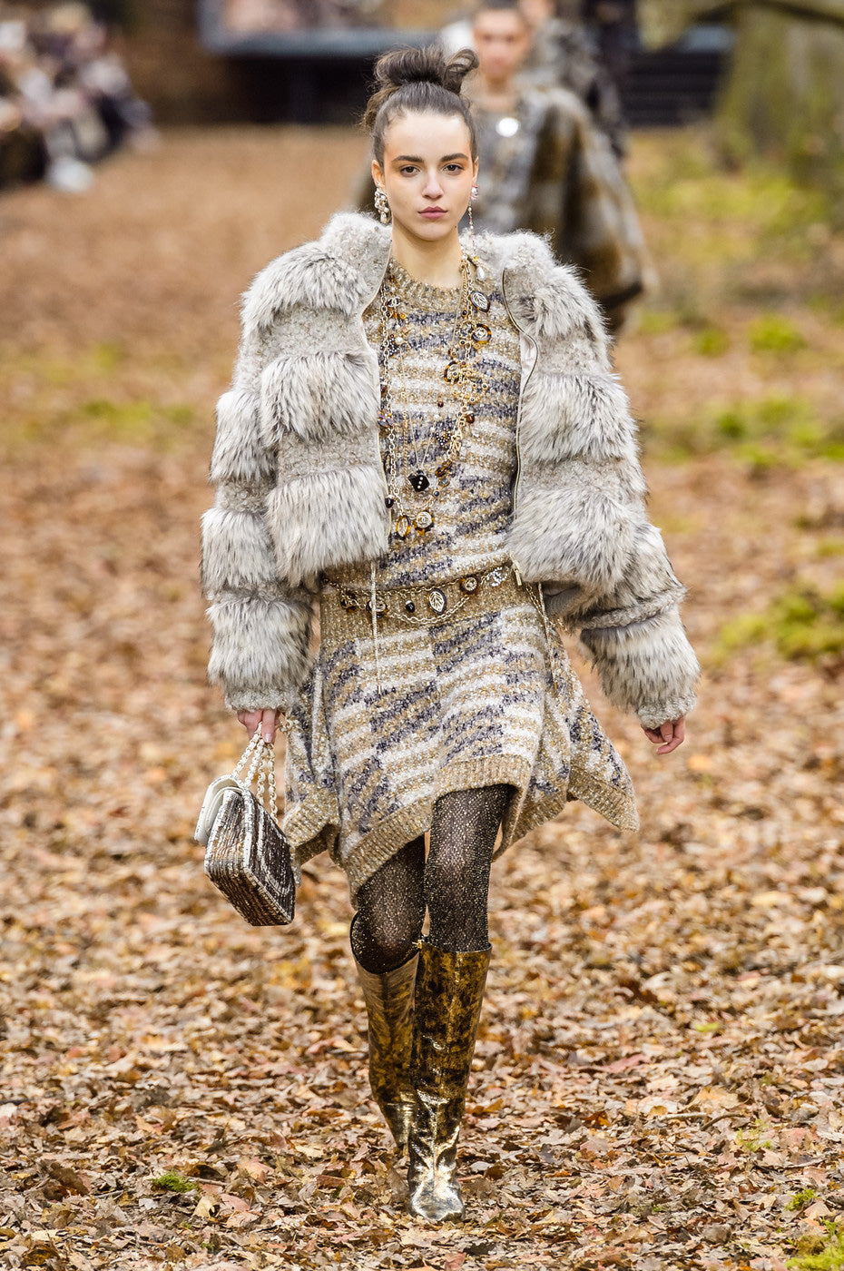 CHANEL 18A Beige Brown Gold Metallic Knit Dress 36 38 シャネル ベージュ ブラウン ゴールド メタリック ニット ワンピース 即発