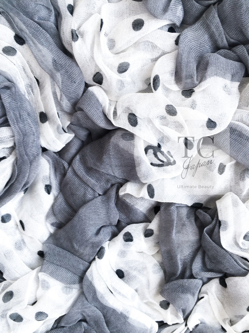 CHANEL 02S White Gray Dots Silk Set Up Camisole & Pleated Skirt 38 40 シャネル ホワイト グレー セットアップ キャミソール ＆ プリーツ スカート 即発