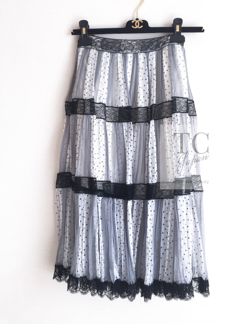 CHANEL 02S White Gray Dots Silk Set Up Camisole & Pleated Skirt 38 40 シャネル ホワイト グレー セットアップ キャミソール ＆ プリーツ スカート 即発